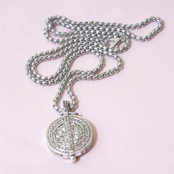 LORD BUDDHA COIN LOCKET PENDANT NECKLACE-Small 1" Silver Plated Amulet 24 inch - Picture 3 of 13